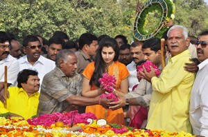 Nara Lokesh Family at NTR Ghat Photos